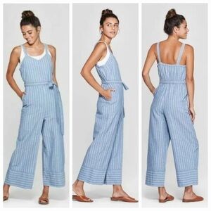 Universal Thread Blue Striped Women's Jumpsuit with pockets , belt missing